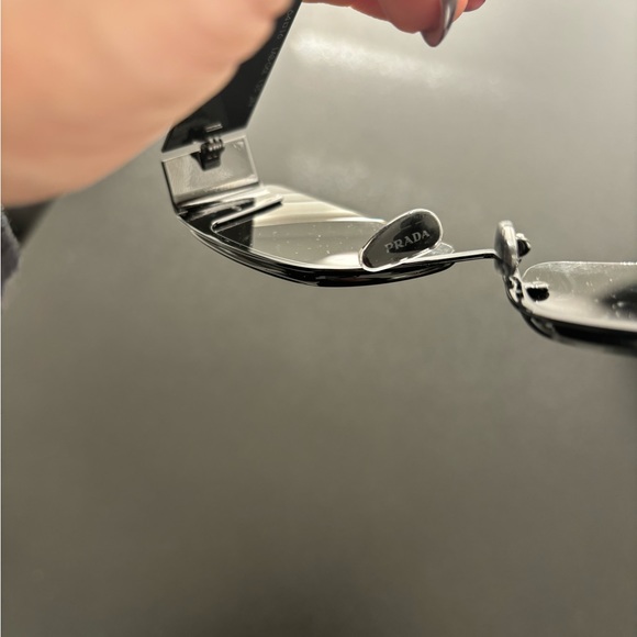 Authentic Brand New Prada Runway Butterfly Rectangular Sunglasses SPR 59Z Black - Picture 8 of 11